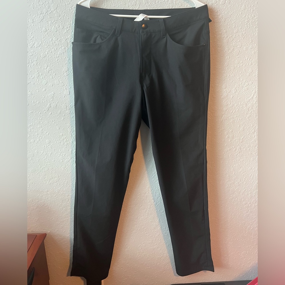 Black dress/athletic lululemon pants!